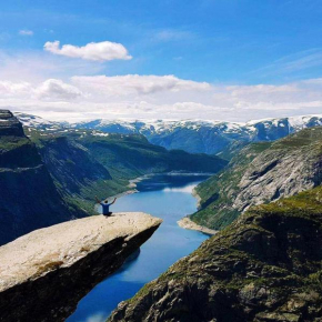  Skånevik Fjordhotel  Сконевик